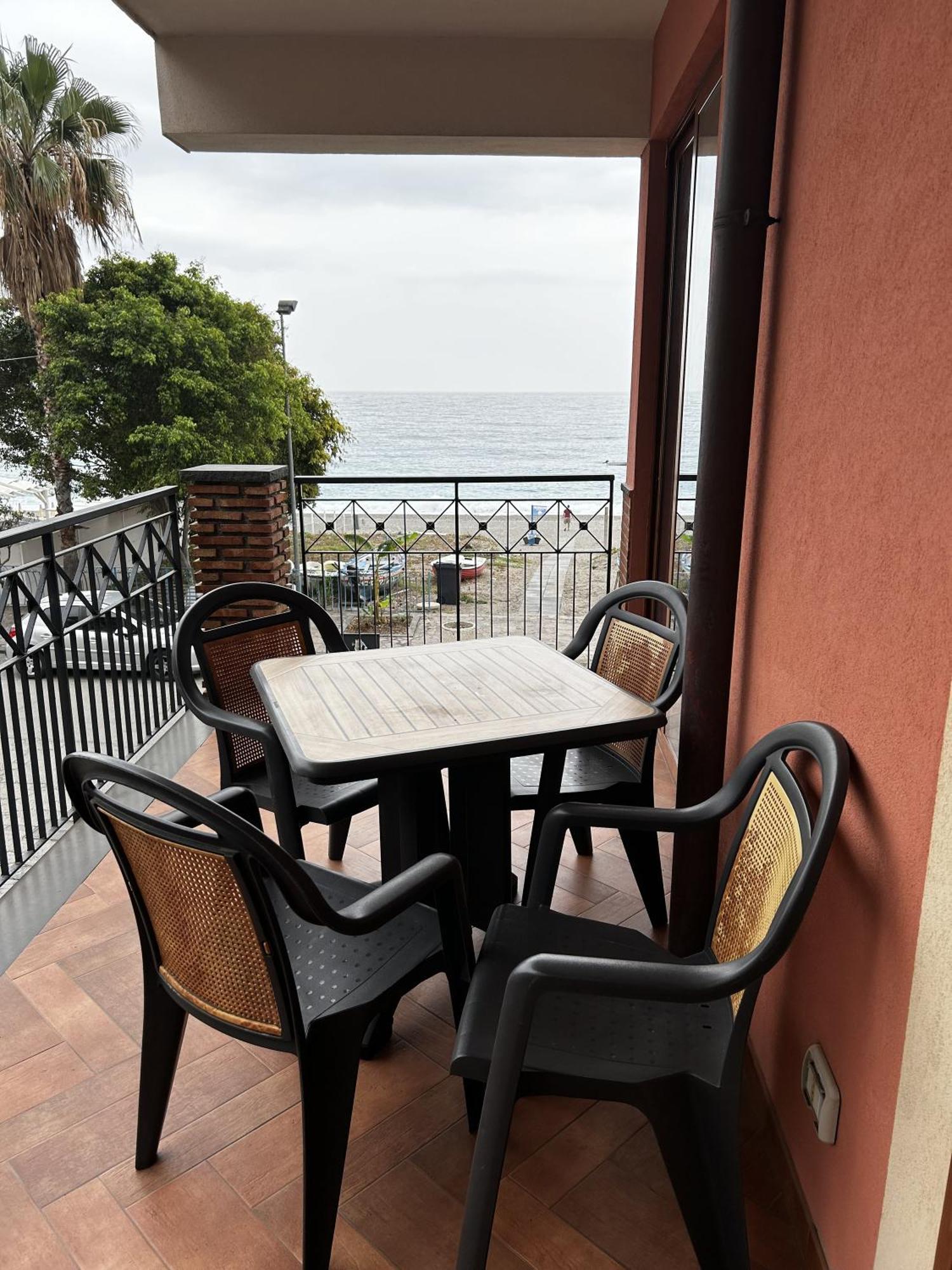 Taormina Beach Front - Mazzeo Eksteriør bilde